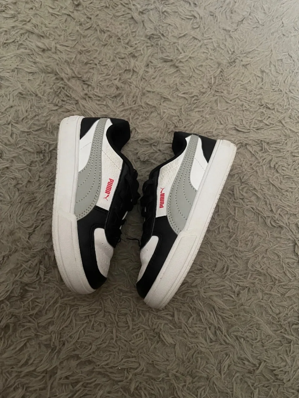 Puma Sneakers